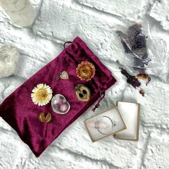 Witchy Love Bundle Rose Quartz Pendulum Vint Heart Locket Witchcraft Spell Bag - Picture 1 of 6